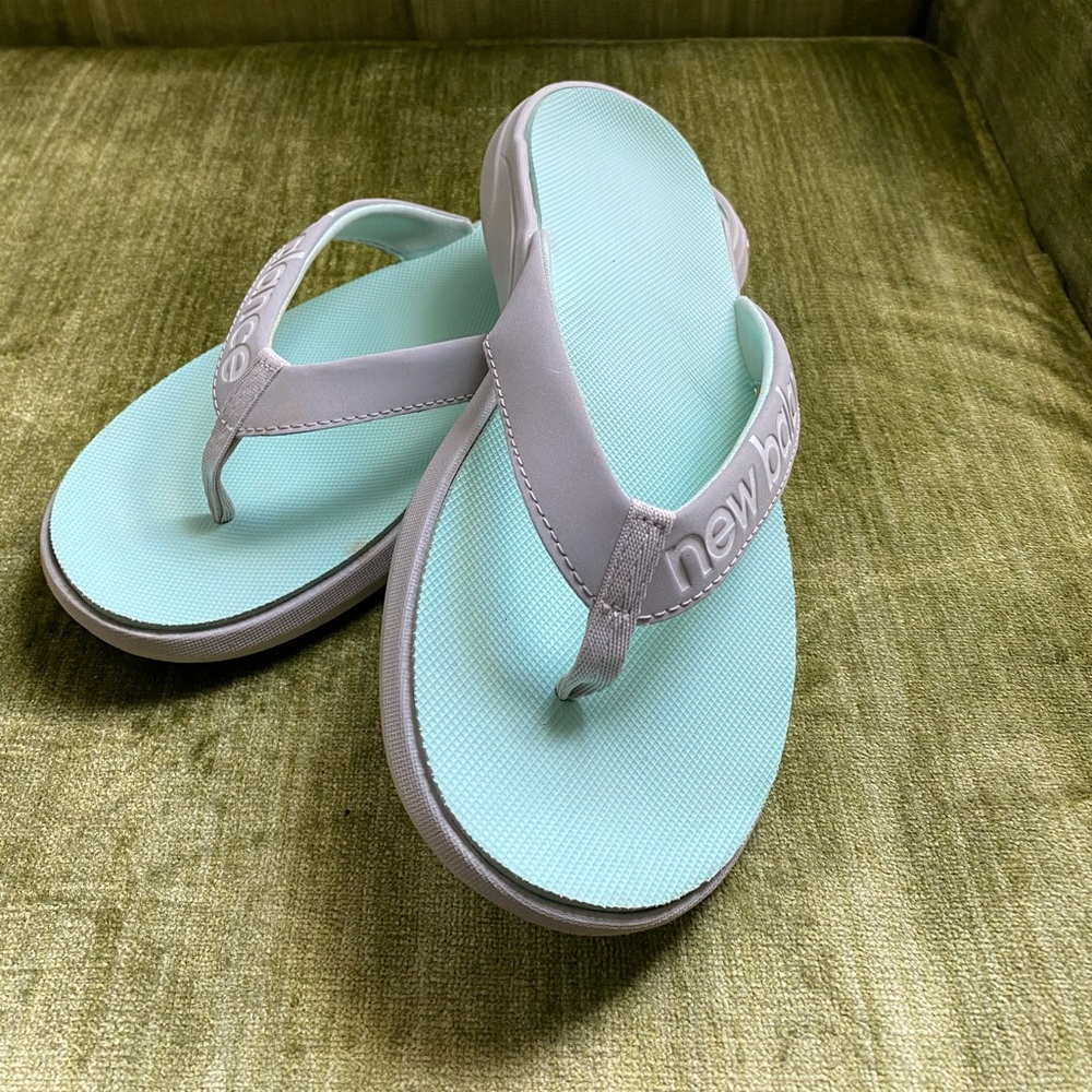 Ocean Blue Surf Flip Flops by New Balance, Size 8B